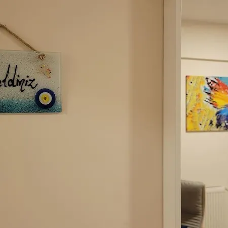 1 Min To Metro, Cosy Flat For 8 Guests, 2nd Floor Istanbul